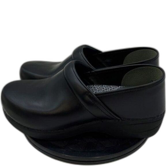 NIB Dansko Professional XP 2.0 Black Slip On Slip Resistant Clogs Size 12.5 - Picture 1 of 6